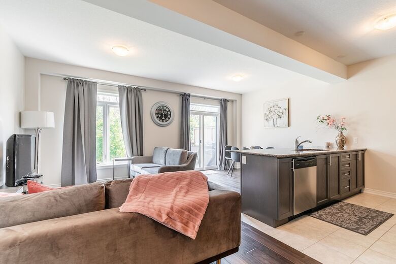 Aparthotel Globalstay. Modern Townhomes On Lake Ontario