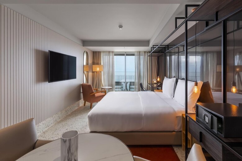 Hotel Next - Savoy Signature