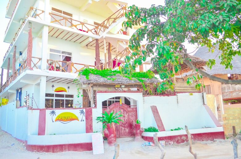 Room-room Na - At The Left Side Sea View