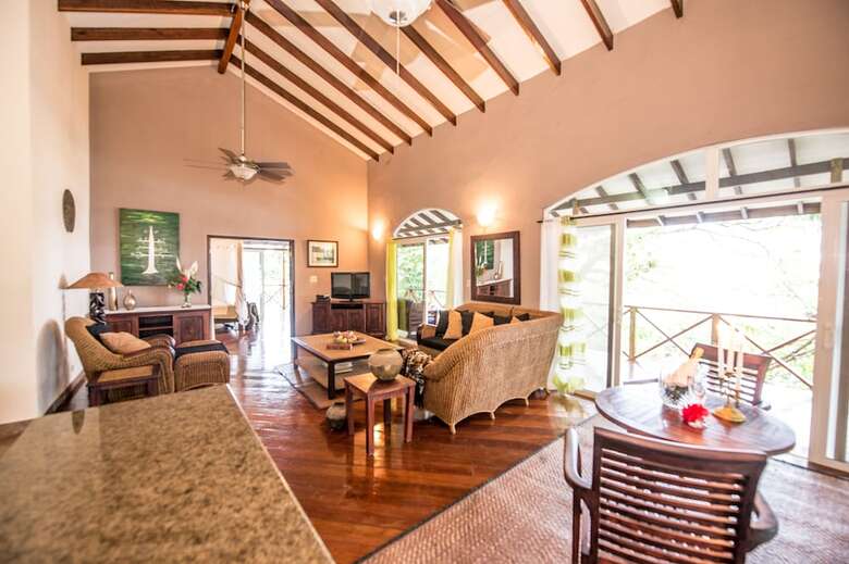 Hotel Popa Paradise Beach Resort