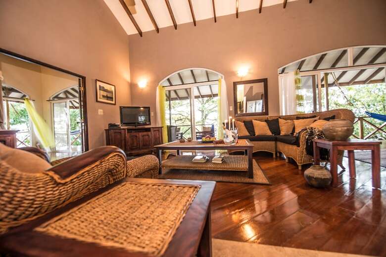 Hotel Popa Paradise Beach Resort
