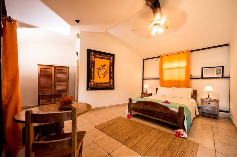 Hotel Popa Paradise Beach Resort