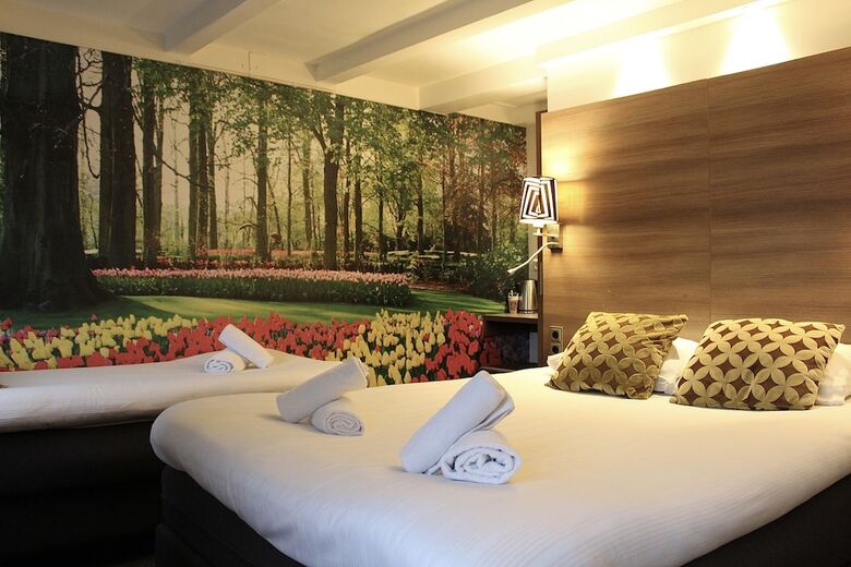 Townhouse Hotel