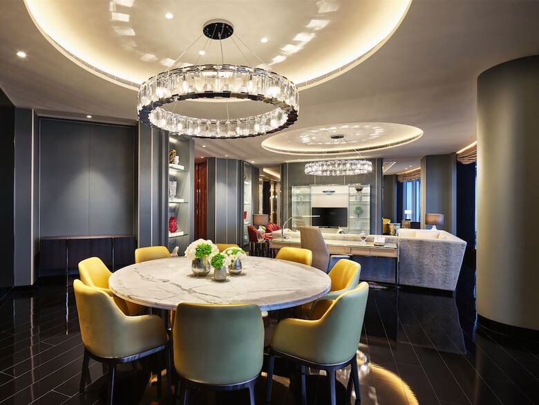 J Hotel, Shanghai Tower