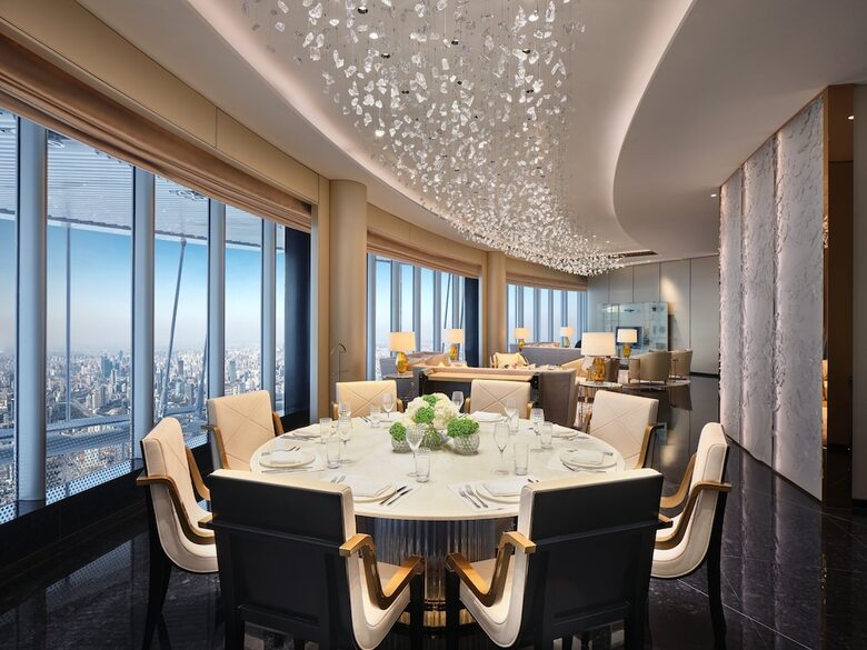 J Hotel, Shanghai Tower