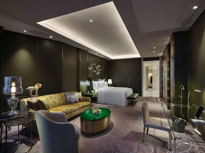 J Hotel, Shanghai Tower