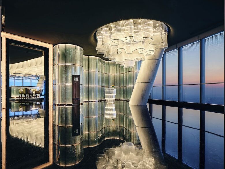 J Hotel, Shanghai Tower