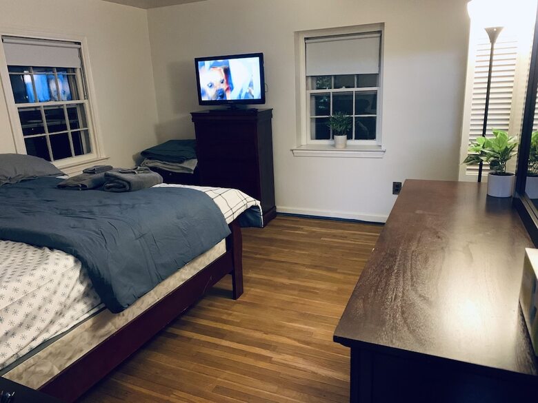 Private Queen Bedroom Garvin