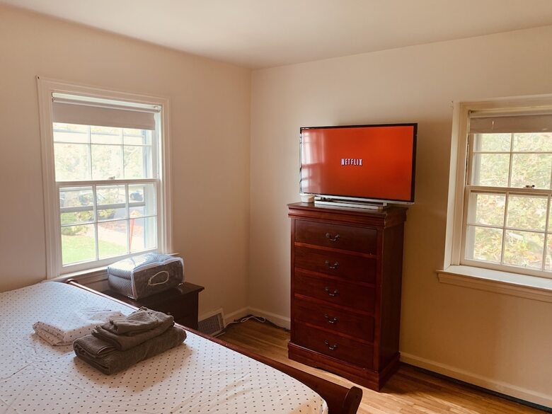 Private Queen Bedroom Garvin