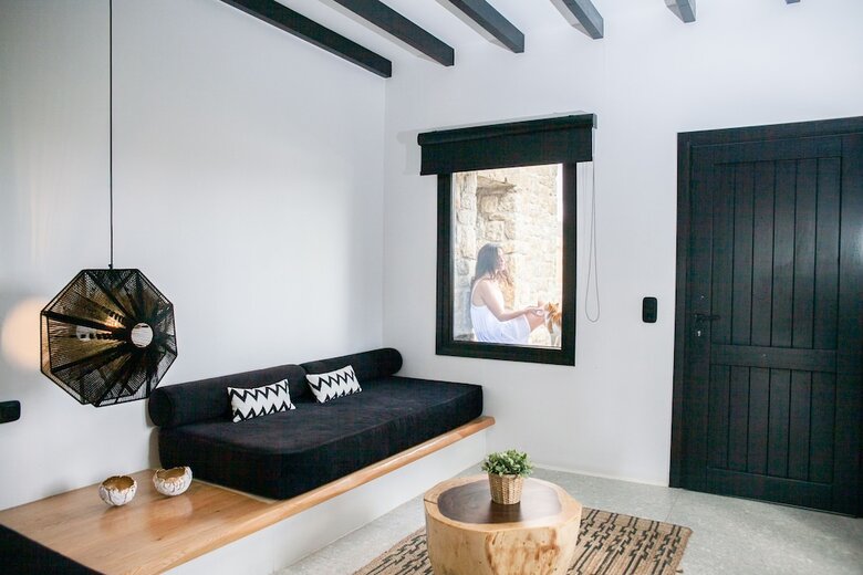 Hotel Agrari Bo Suites
