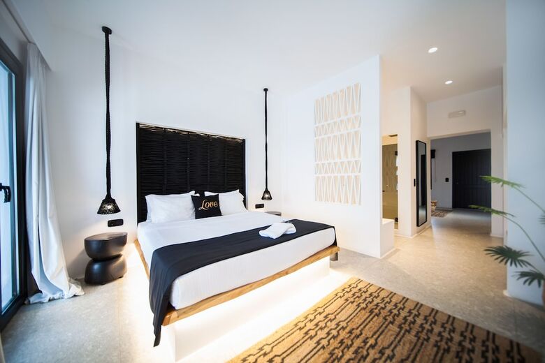 Hotel Agrari Bo Suites