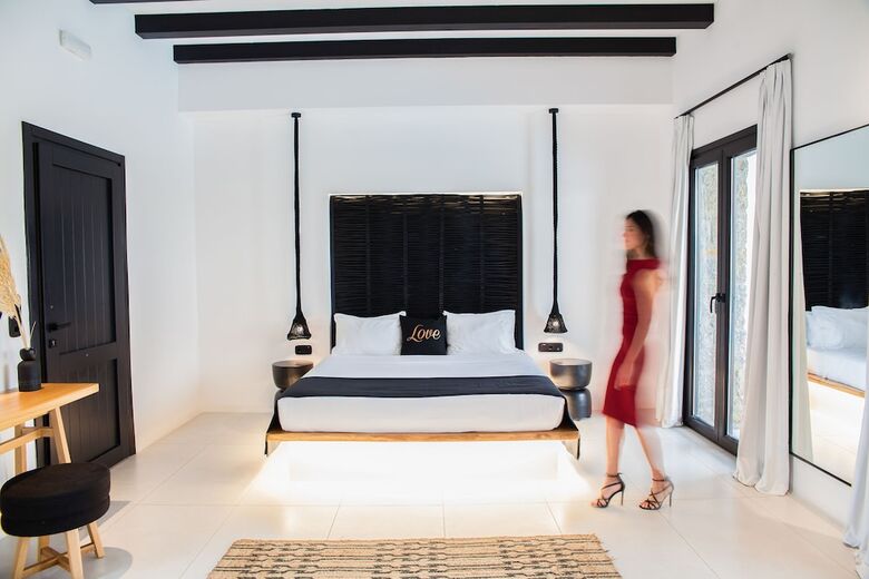 Hotel Agrari Bo Suites