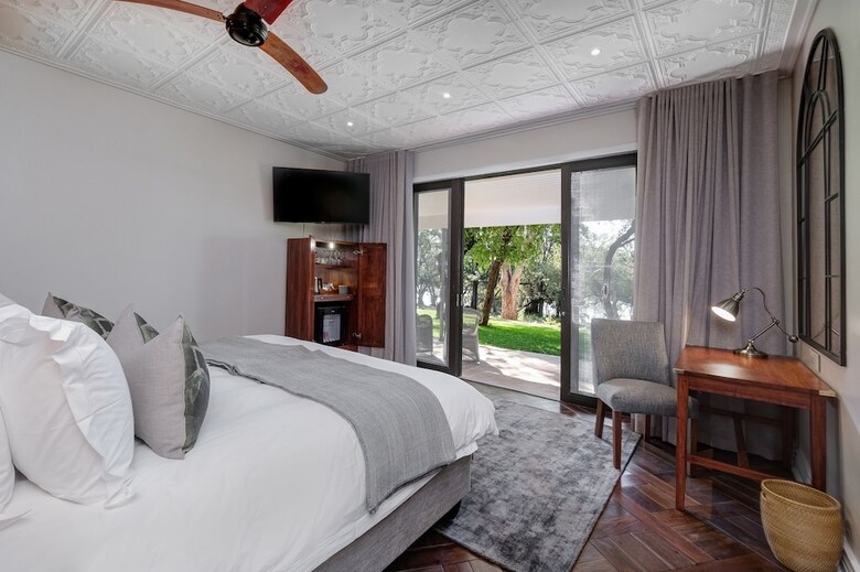 Palm River Hotel