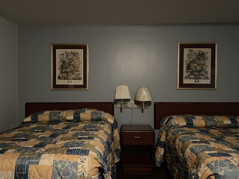 Budget Host Three Crowns Motor Lodge