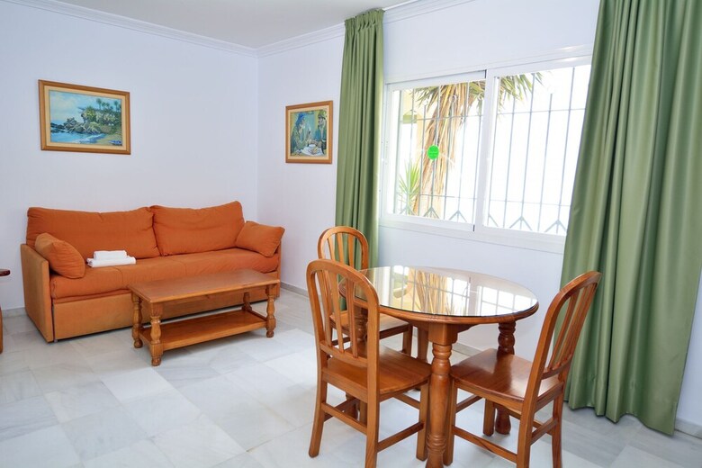 Aparthotel HC Burriana Playa - Apartamentos Tur�sticos