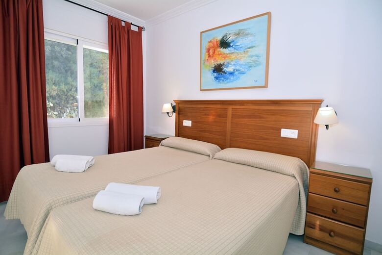 Aparthotel HC Burriana Playa - Apartamentos Tur�sticos