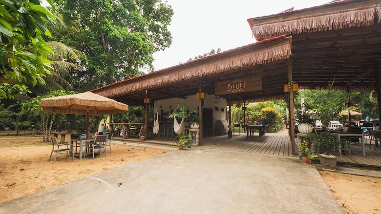 Playa Bluff Hotel