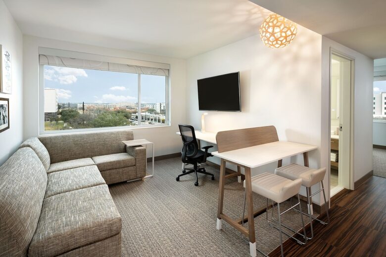 Hotel Element Austin At The Domain