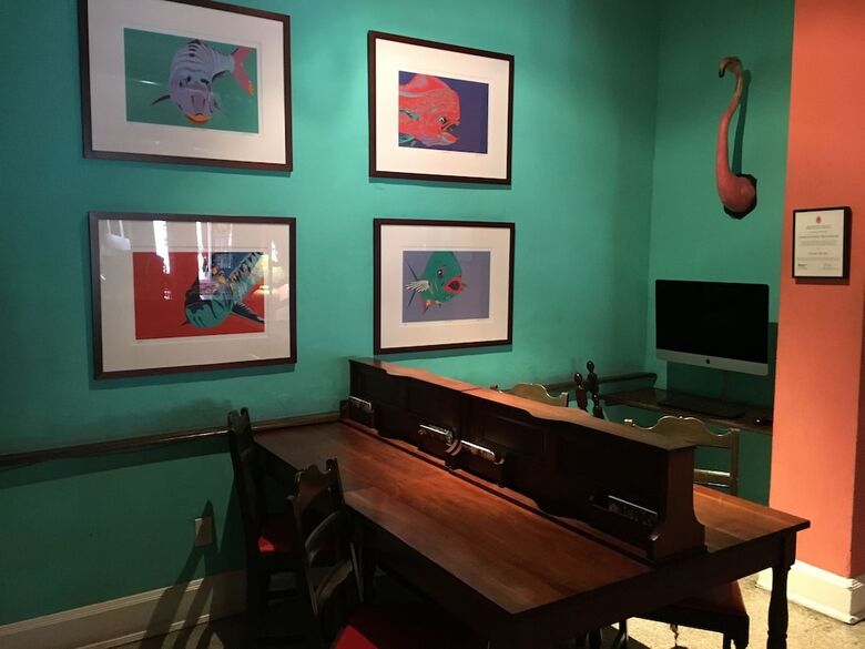 Colony Hotel & Caba�a Club