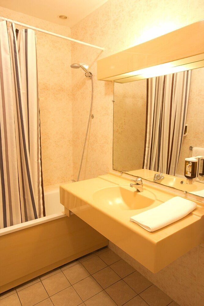 Hotel H�tel C�t� Ventoux