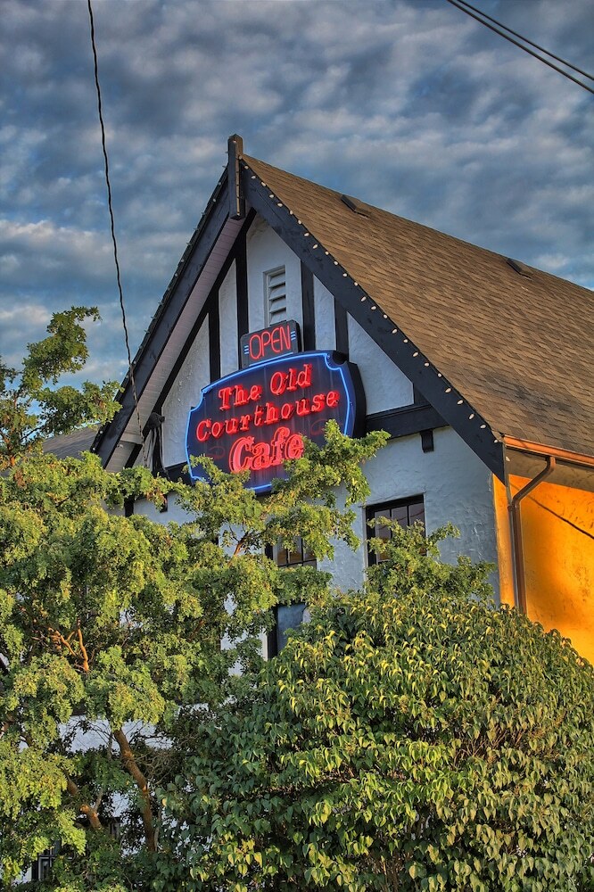 Hotel The Old Courthouse Inn