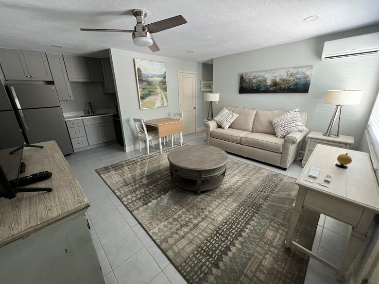 Hotel Tarpon Tale Inn