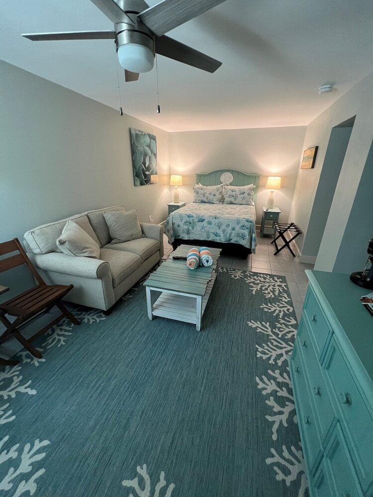 Hotel Tarpon Tale Inn