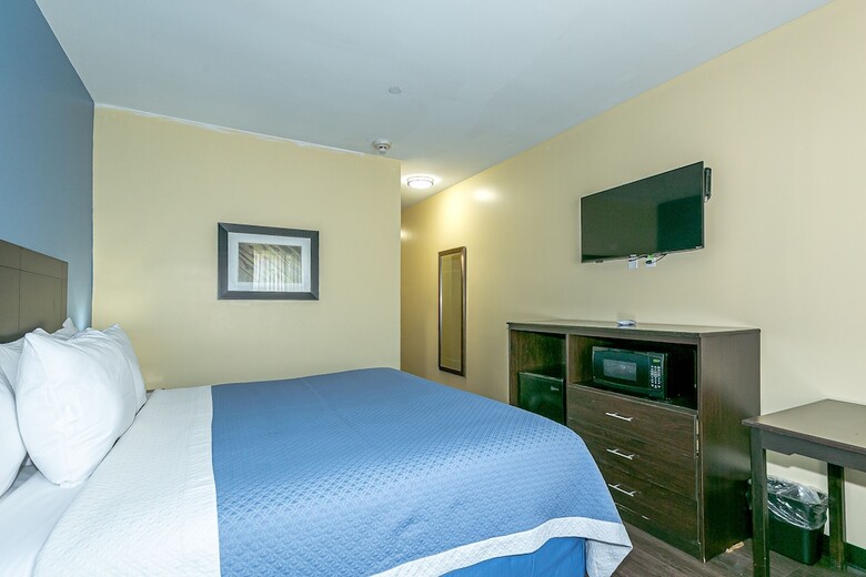 Hotel Ozone Inn & Suites