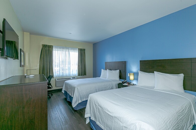 Hotel Ozone Inn & Suites