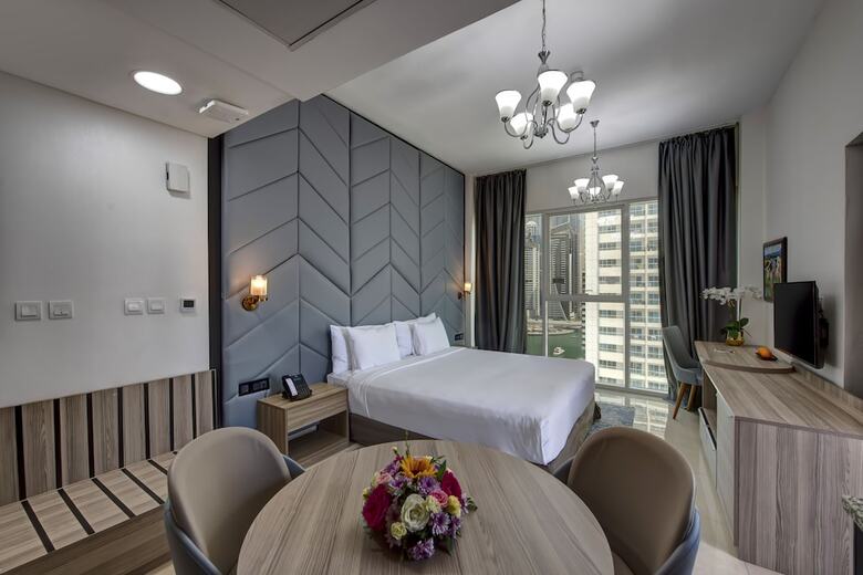 Hotel Regency Luxury Suites