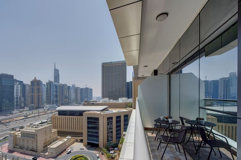 Hotel Regency Luxury Suites