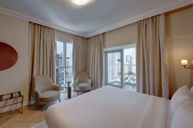 Hotel Regency Luxury Suites
