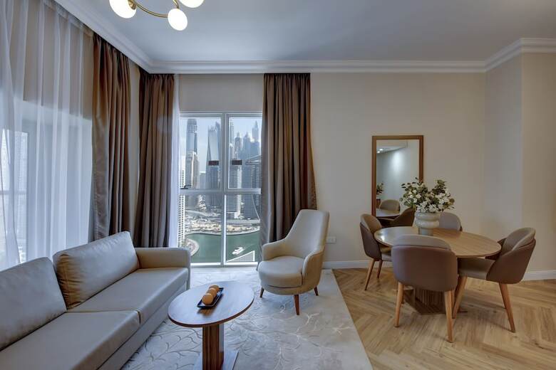 Hotel Regency Luxury Suites