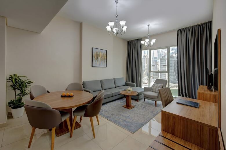Hotel Regency Luxury Suites