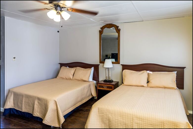 Hotel Marina Inn & Event Center