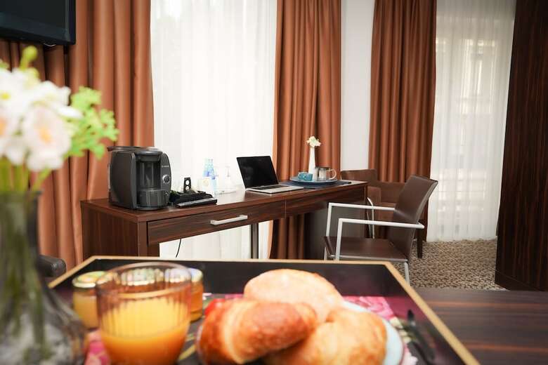 The Atrium Hotel