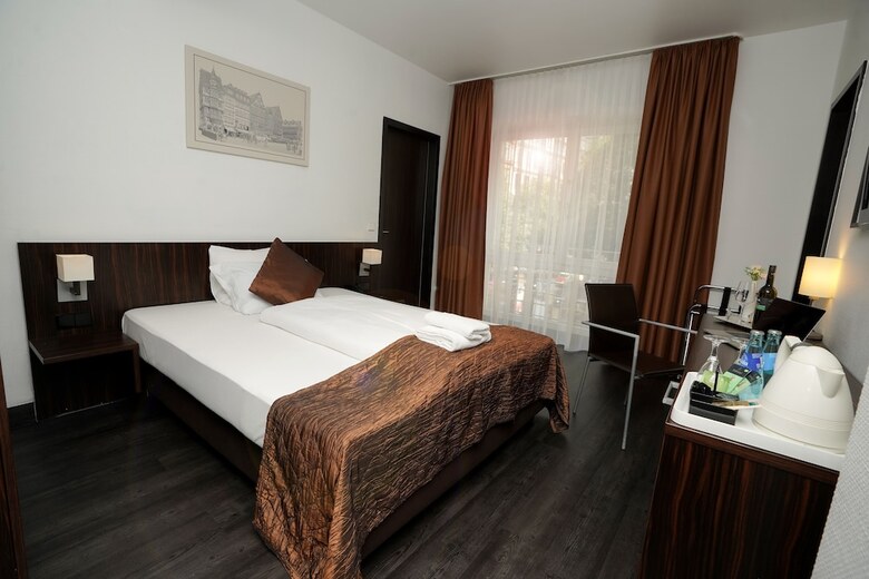 The Atrium Hotel