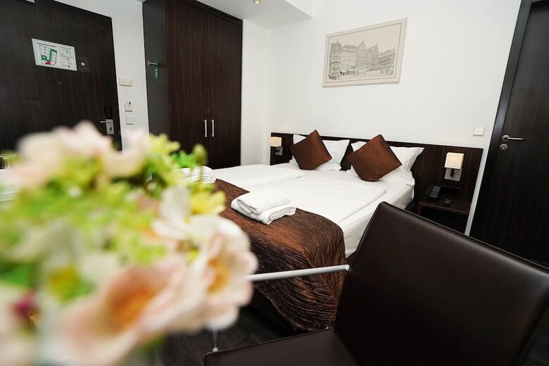 The Atrium Hotel