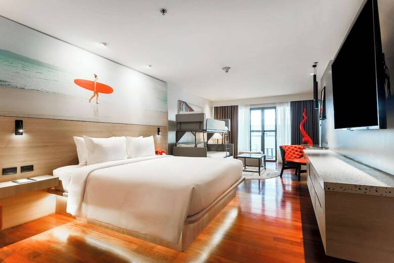 Hotel Radisson Red Phuket Patong Beach