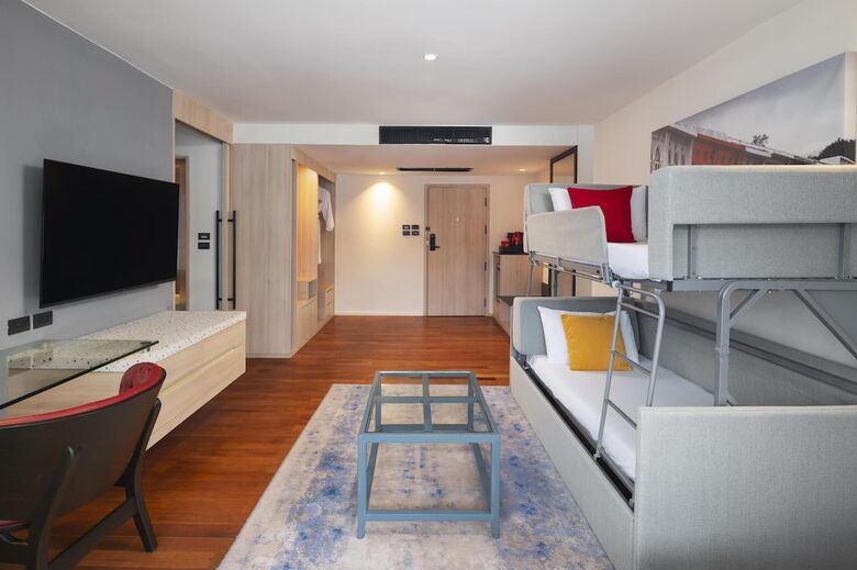 Hotel Radisson Red Phuket Patong Beach