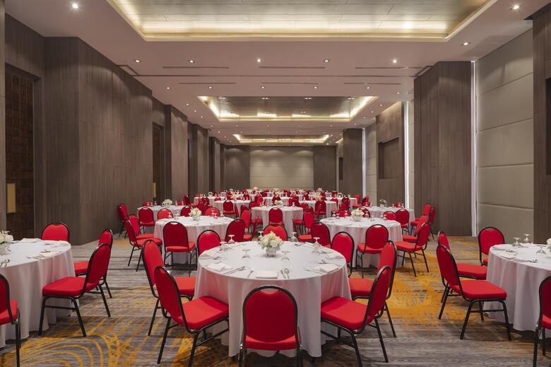 Hotel Radisson Red Phuket Patong Beach