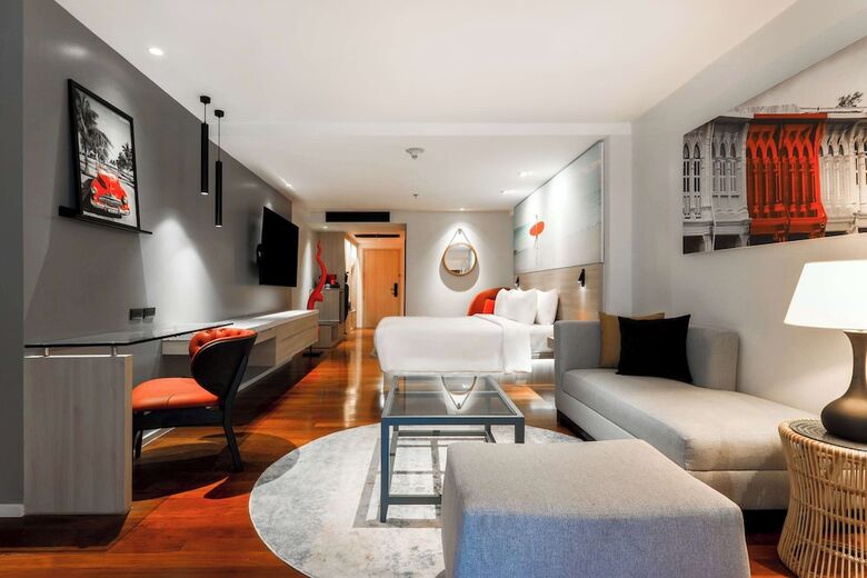 Hotel Radisson Red Phuket Patong Beach
