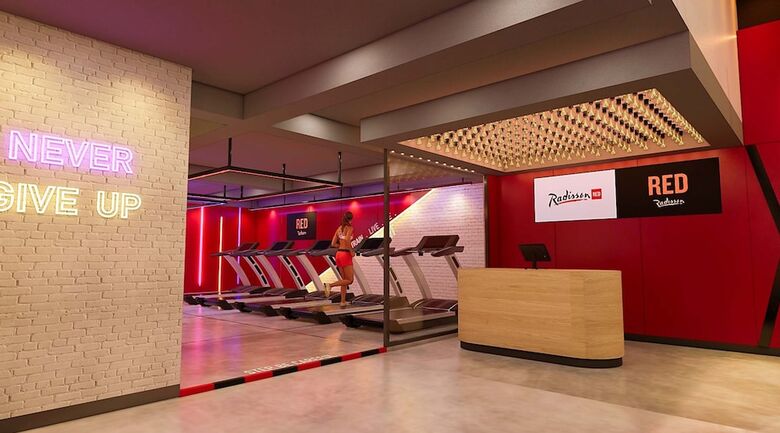 Hotel Radisson Red Phuket Patong Beach