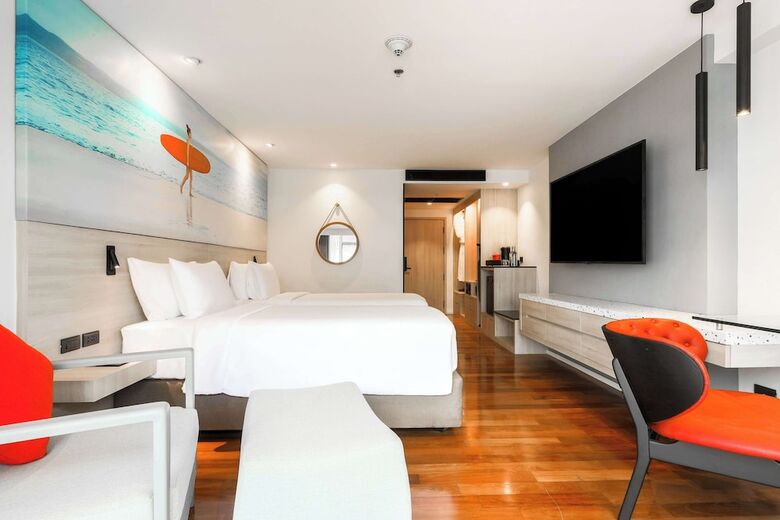 Hotel Radisson Red Phuket Patong Beach
