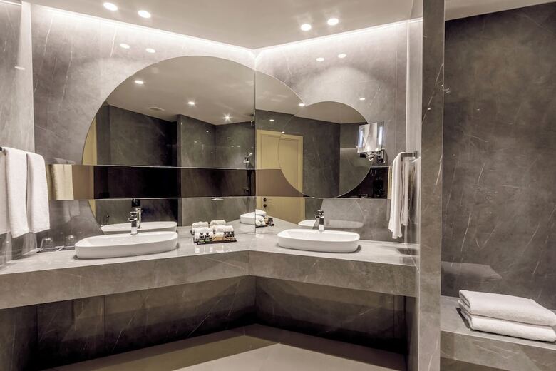 Ammoa Luxury Hotel & Spa Resort
