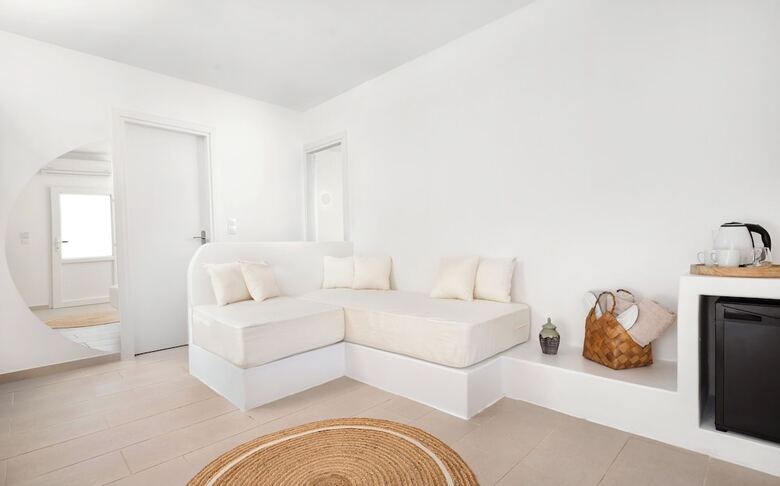 Voca Hotel & Suites