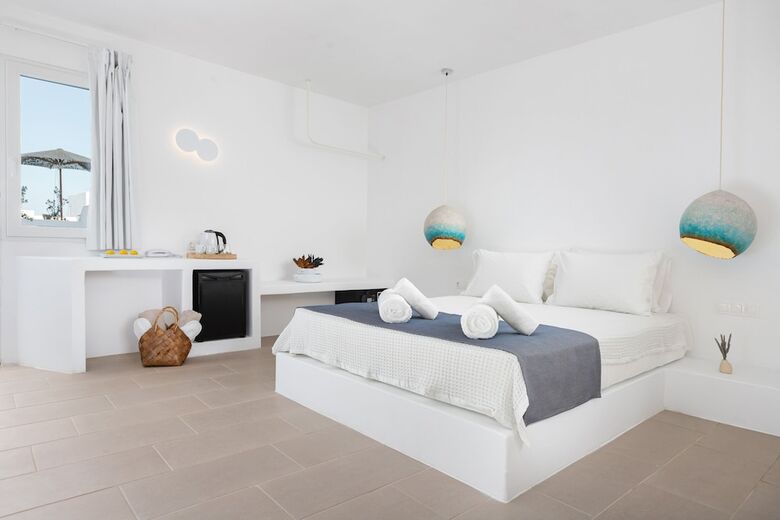 Voca Hotel & Suites