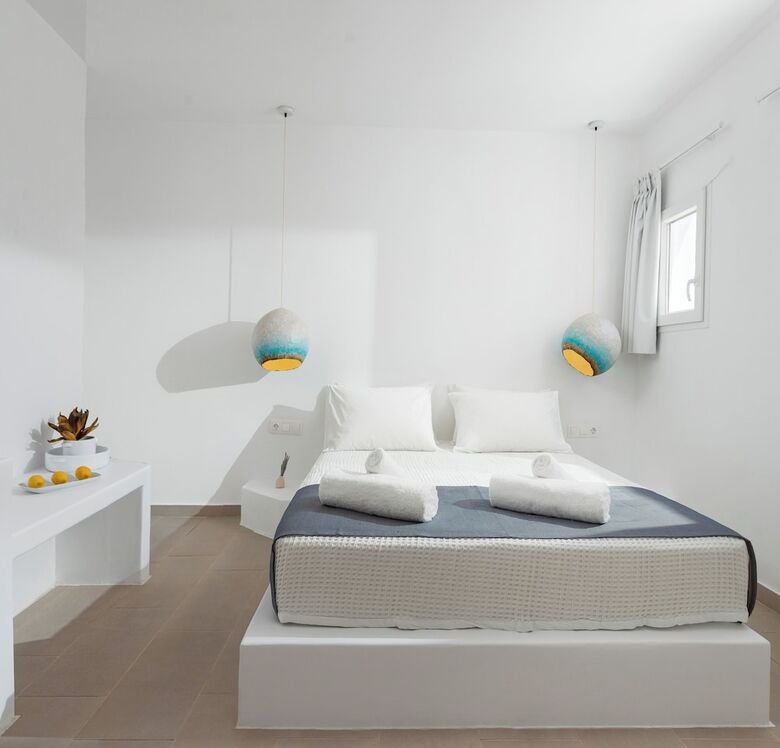 Voca Hotel & Suites