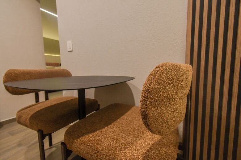 Expo Satelite 2750 Hotel & Suites