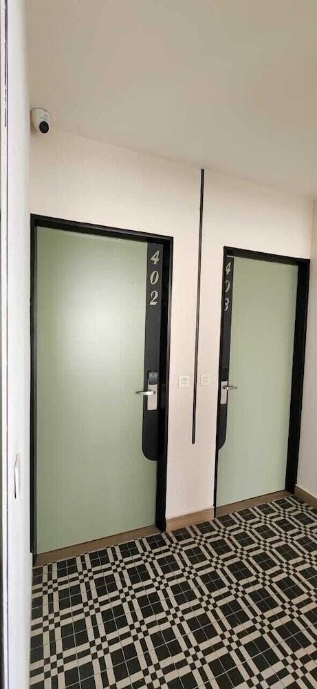Expo Satelite 2750 Hotel & Suites
